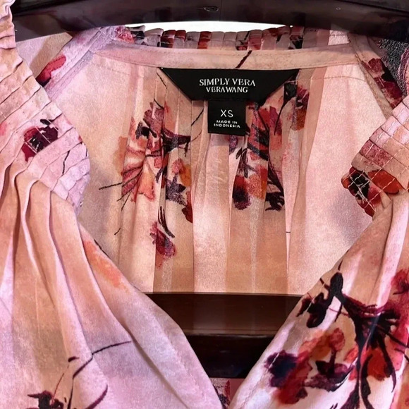 Simply Vera Wang women’s size extra small sleeveless pink tunic blouse - Picture 3 of 4